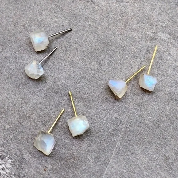 🆕 New Raw Rainbow Moonstone Crystal Stud Gemstone Earrings - Picture 6 of 8